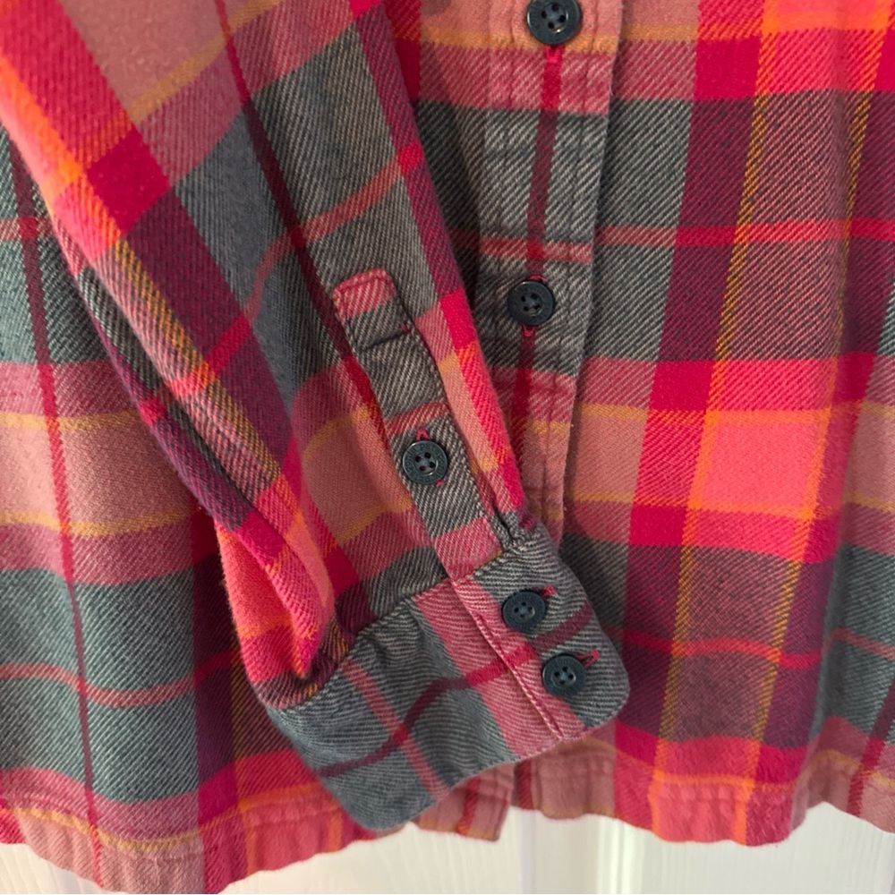 Women’s Patagonia Red and Gray Plaid Button-Up Shirt - Picture 3 of 5